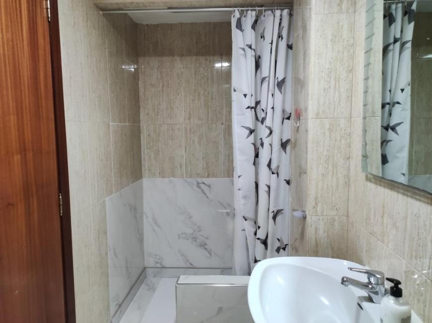 35-3- Комната В Квартире Для Семьи От 1 До 4 Человек В Центре Аликанте Alicante Exterior foto